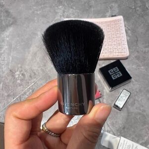 Givenchy Kabuki‎ Brush